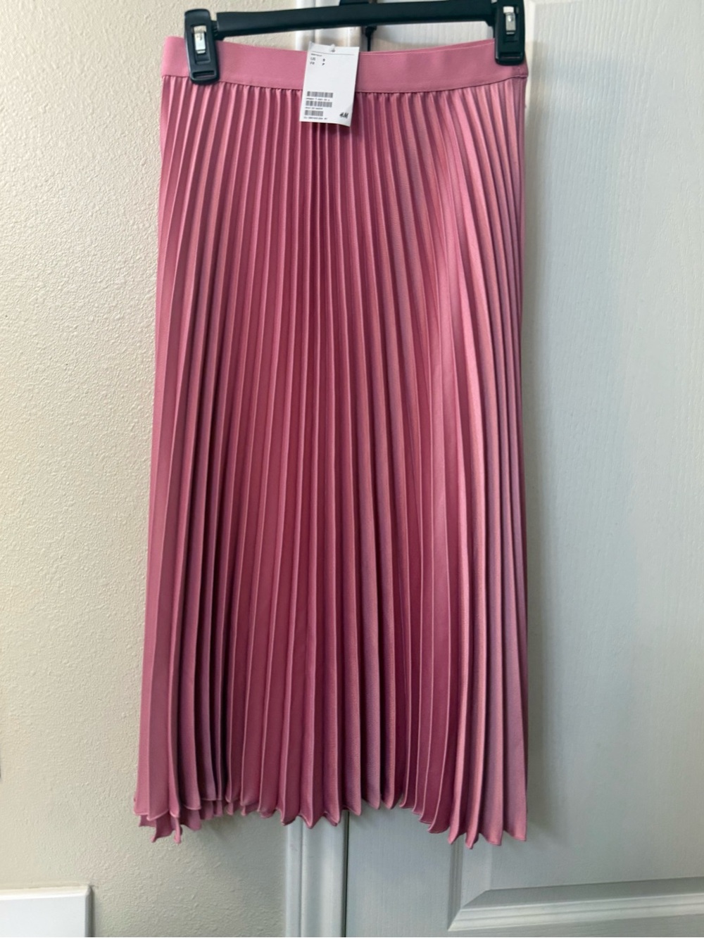 NWT H&M Pleated Pink Midi Skirt - Women